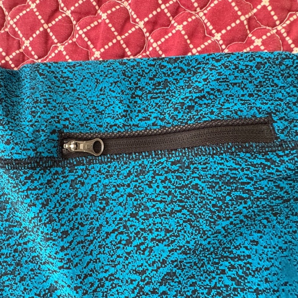 Lululemon Just Breathe yoga/workout tights - Picture 6 of 7